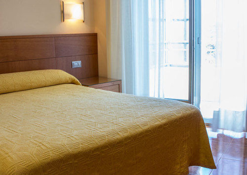 Hotel Mabu Ourense Esterno foto